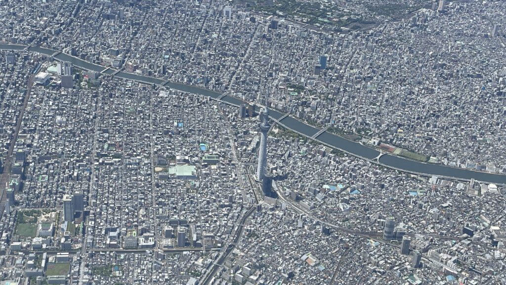 東京スカイツリーと隅田川