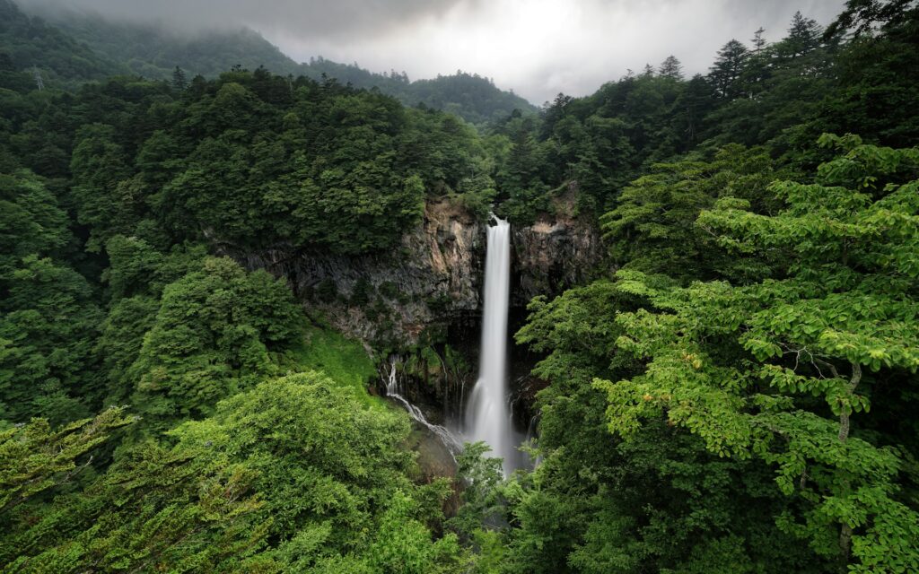 華厳の滝