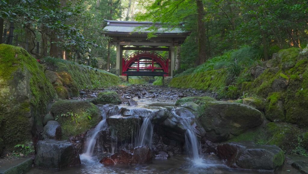 彌彦神社