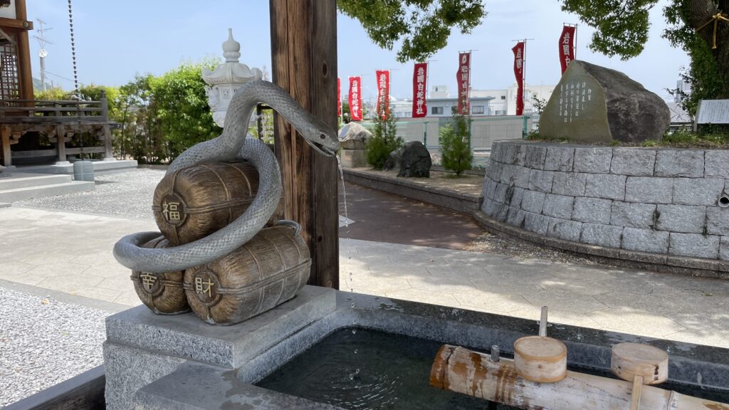 岩國白蛇神社