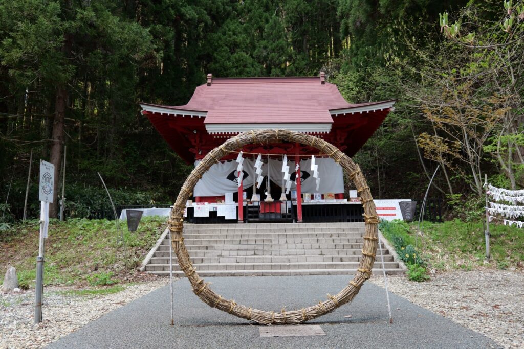 田沢湖 御座石神社