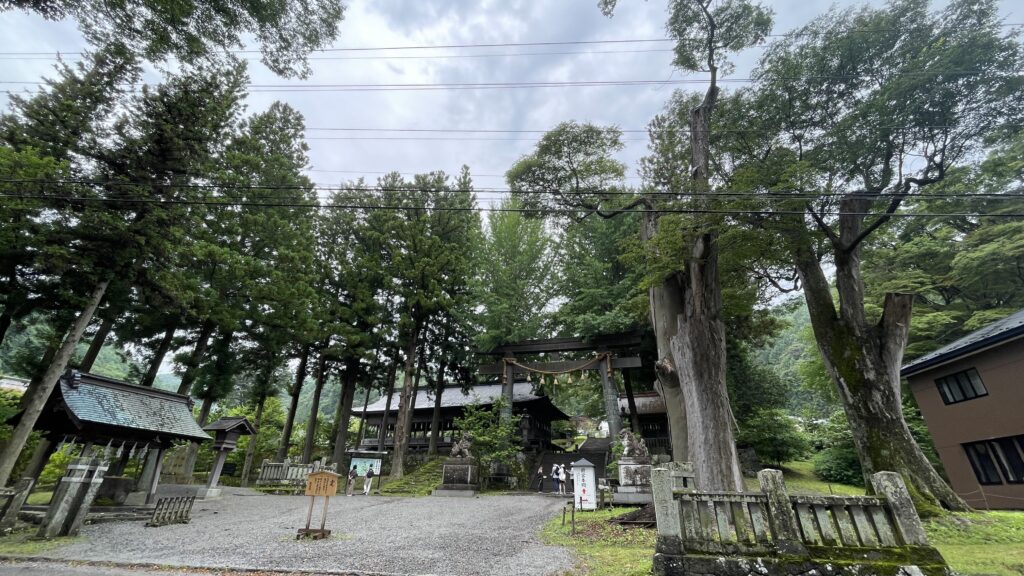 諏訪大社　上社前宮