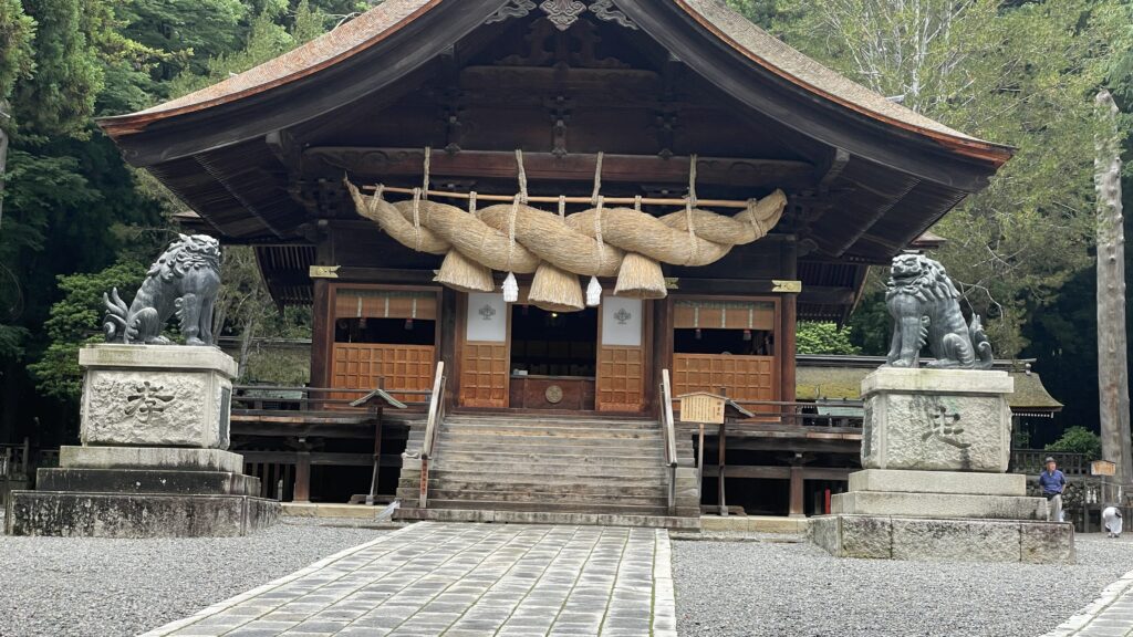 諏訪大社　下社秋宮