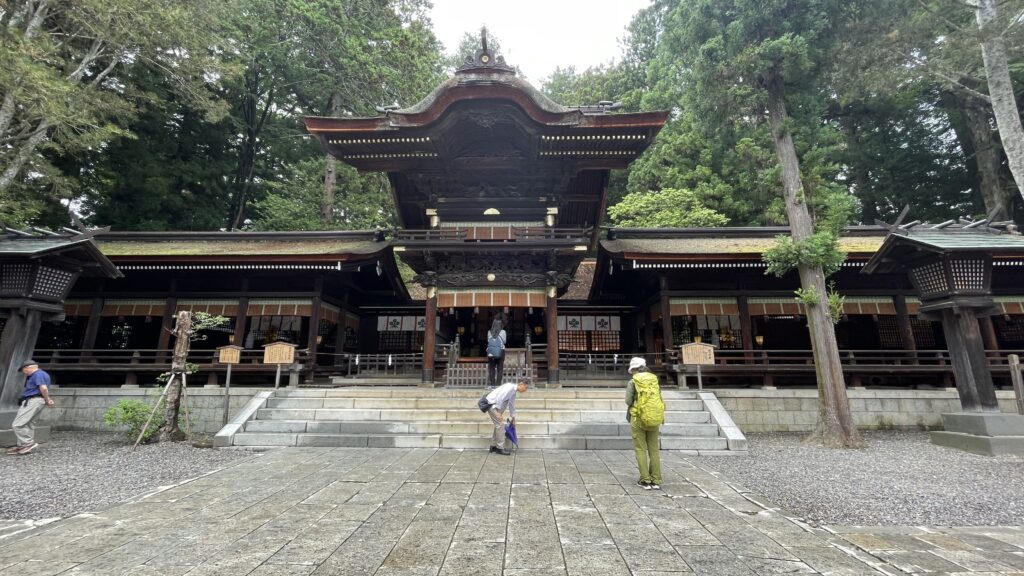 諏訪大社　下社秋宮