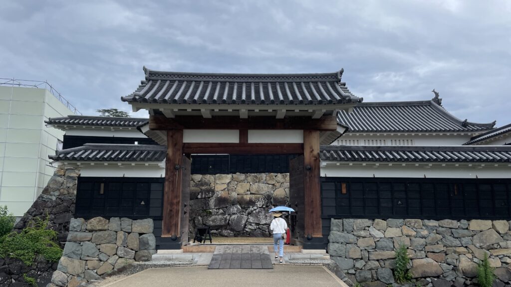 松本城　高麗門