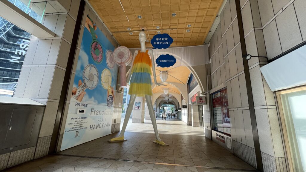 名古屋駅　ナナちゃん人形