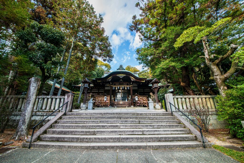 岡﨑神社（東天王）