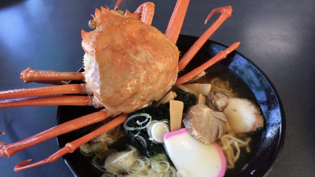 寺泊魚の市場通り　カニ　うどん