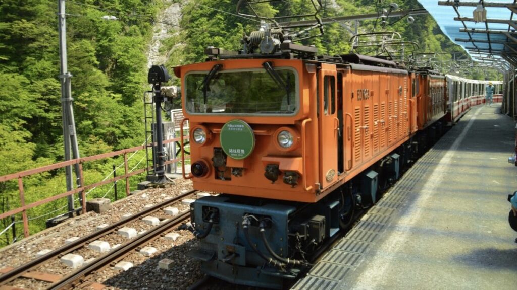 黒部渓谷鉄道トロッコ電車