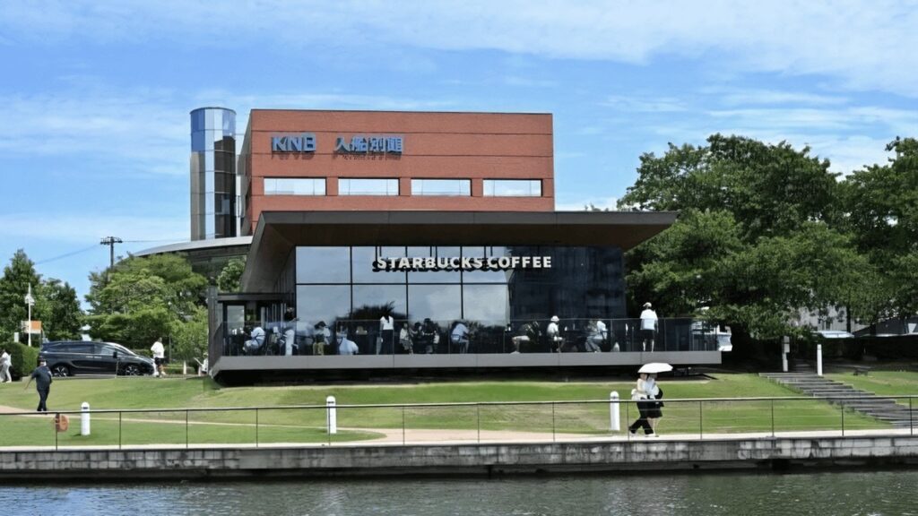 富岩運河環水公園　スターバックス　スタバ