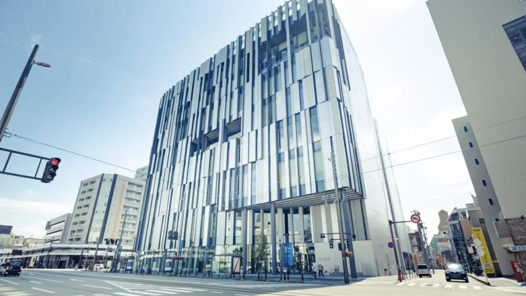 富山市ガラス美術館(TOYAMAキラリ)