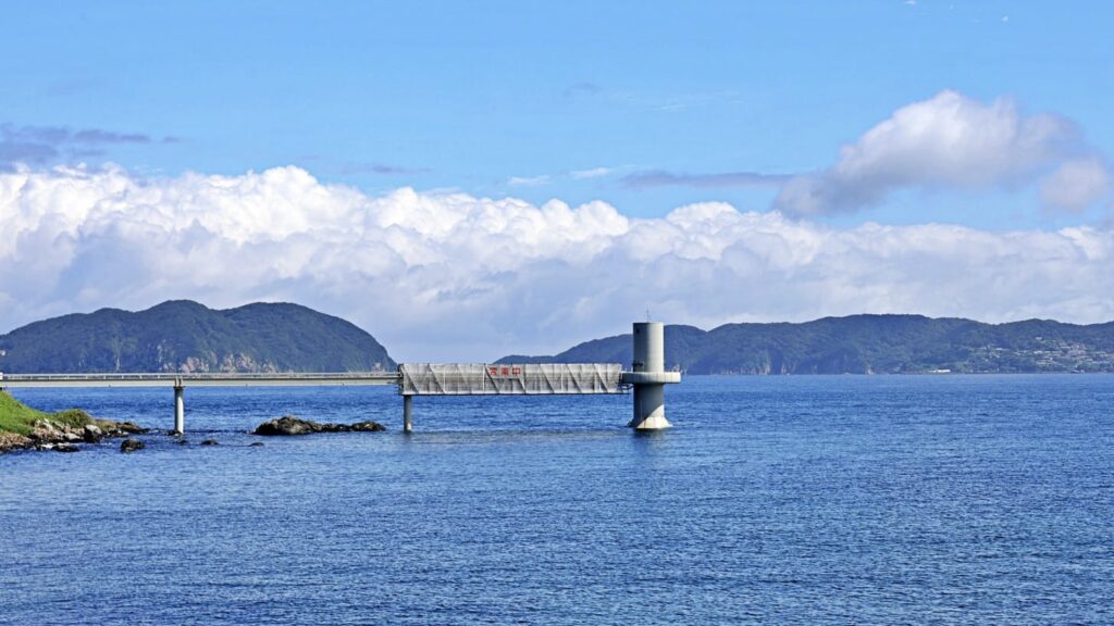 波戸岬　玄海海中展望塔