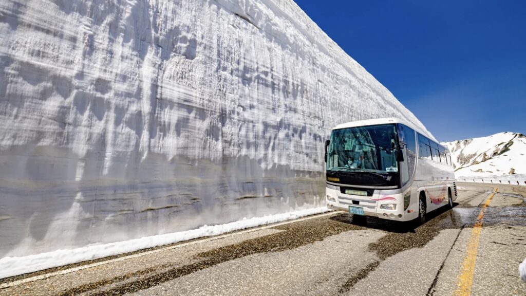雪の大谷　立山