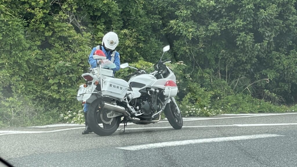 白バイ　23号線