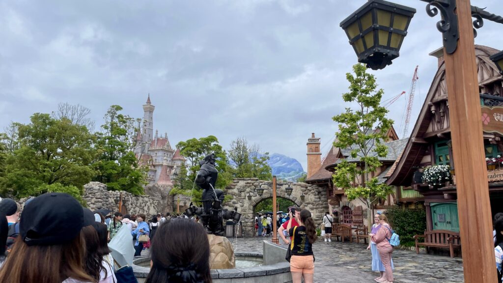 ディズニーランド　美女と野獣”魔法のものがたり