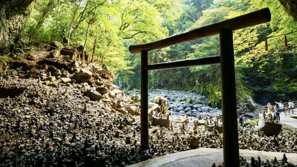 天安河原
