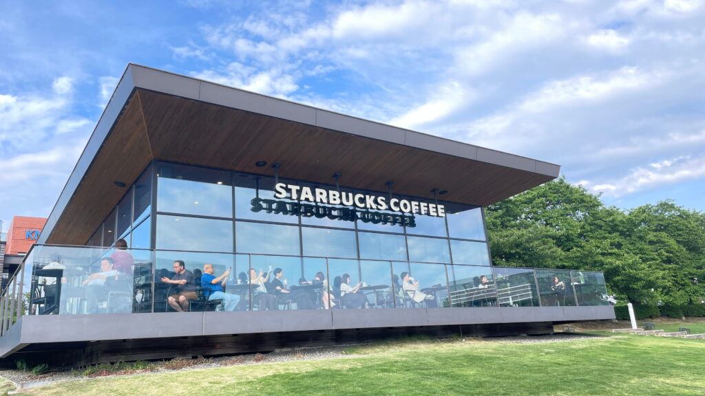 スターバックス コーヒー 富山環水公園店　富岩運河環水公園