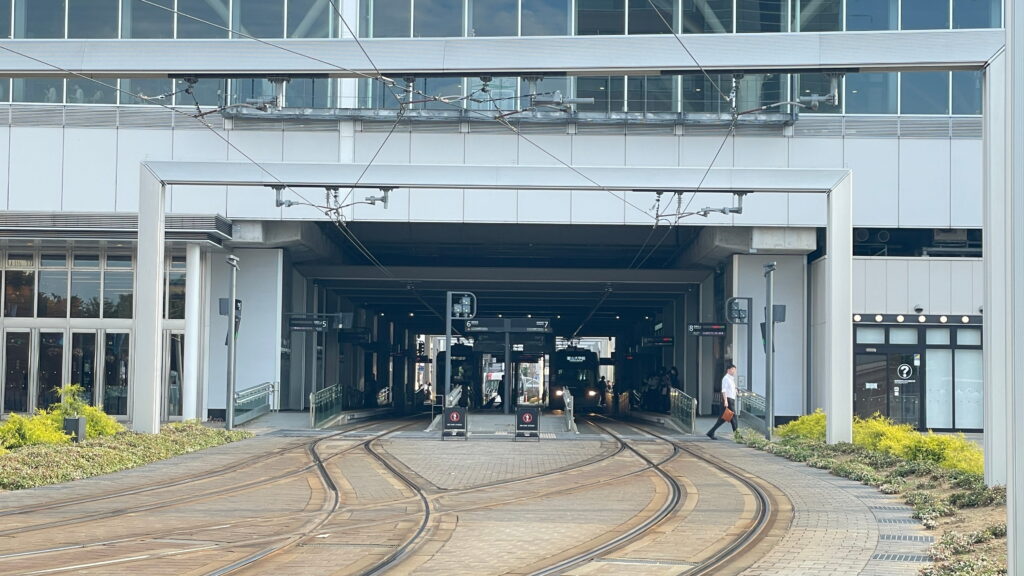 富山駅　路面電車