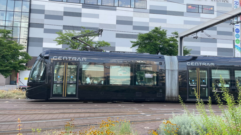 富山駅　路面電車