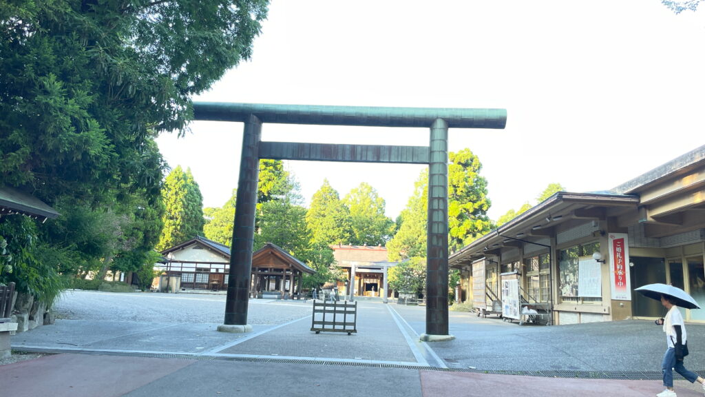 高岡古城公園と射水神社